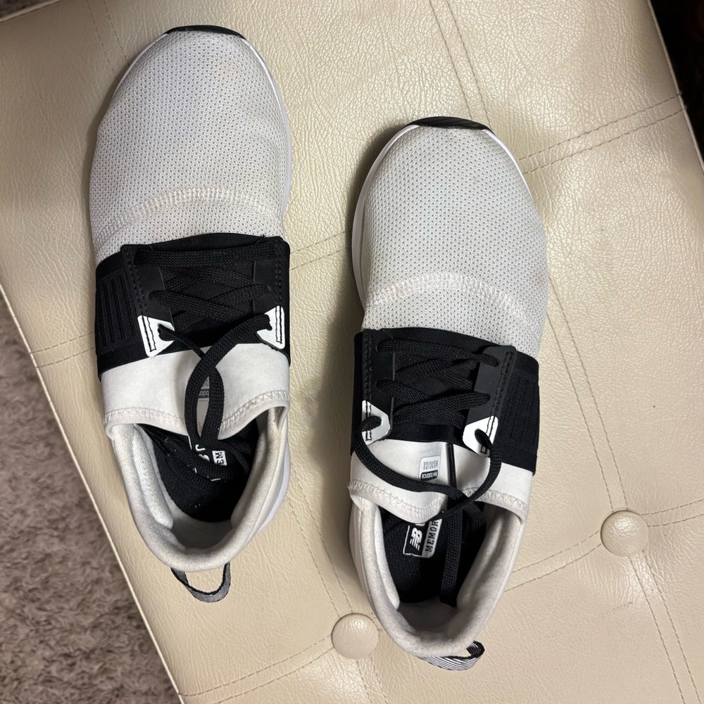 New Balance Black and white Sneakers